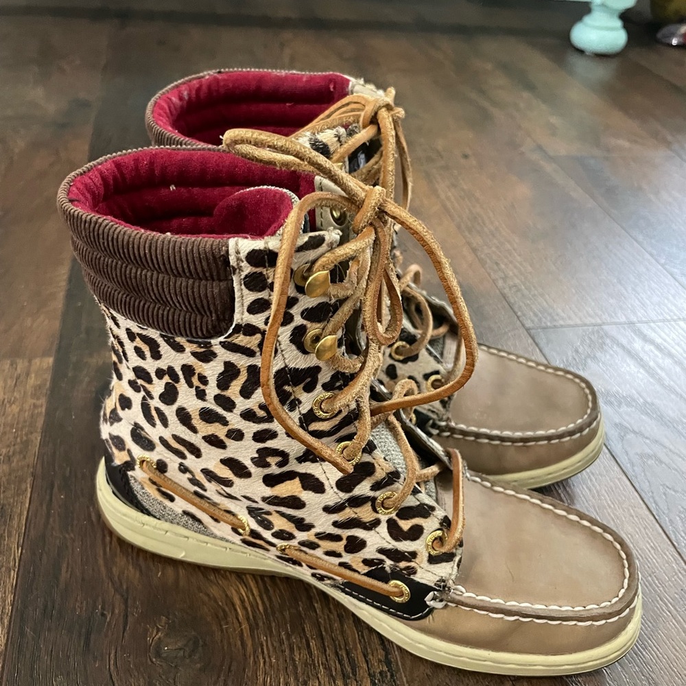 SPERRY leopard hi top/ boots